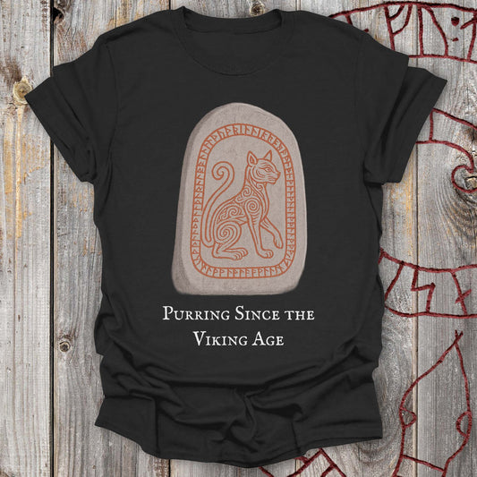 T-Shirt Purring Since the Viking Age - Runestone Cat T-shirt Unisex size S M L XL 2XL