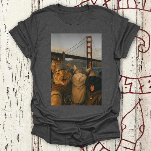 Viking Cats Retro Selfie Photo Style - Golden Gate Bridge T-shirt NEW!