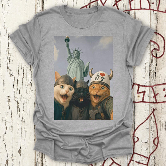 Viking Cats Retro Selfie Photo Style - Statue of Liberty (I Love NY) T-shirt NEW!